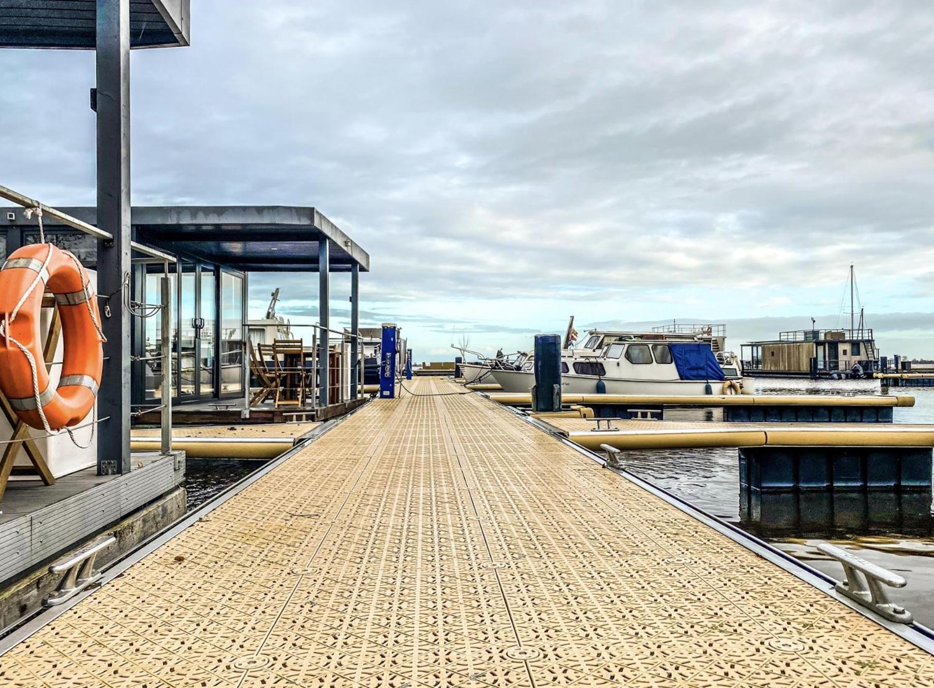 Houseboat Blue Sneekermeer Offingawier Extérieur photo